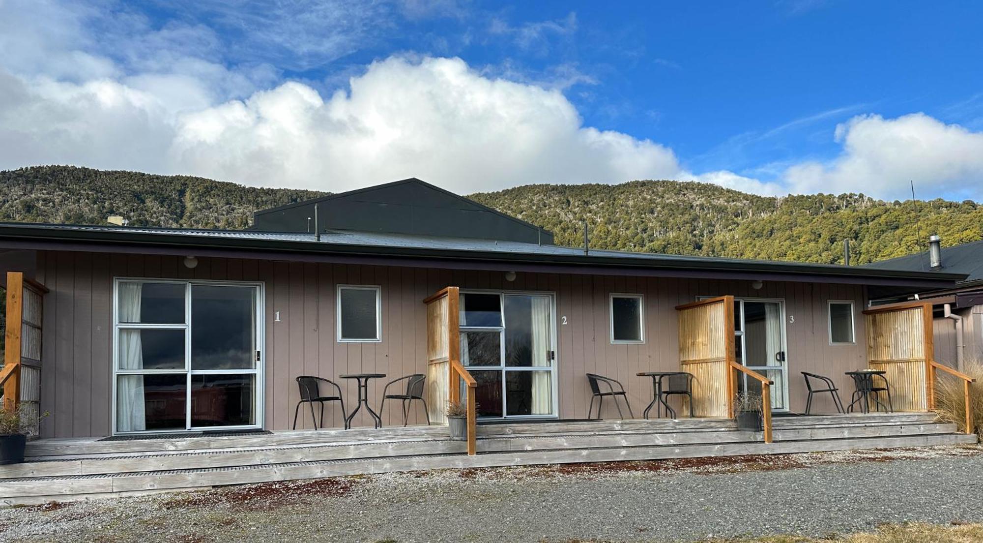 The Crossing Lodge & Backpackers Erua Exterior foto