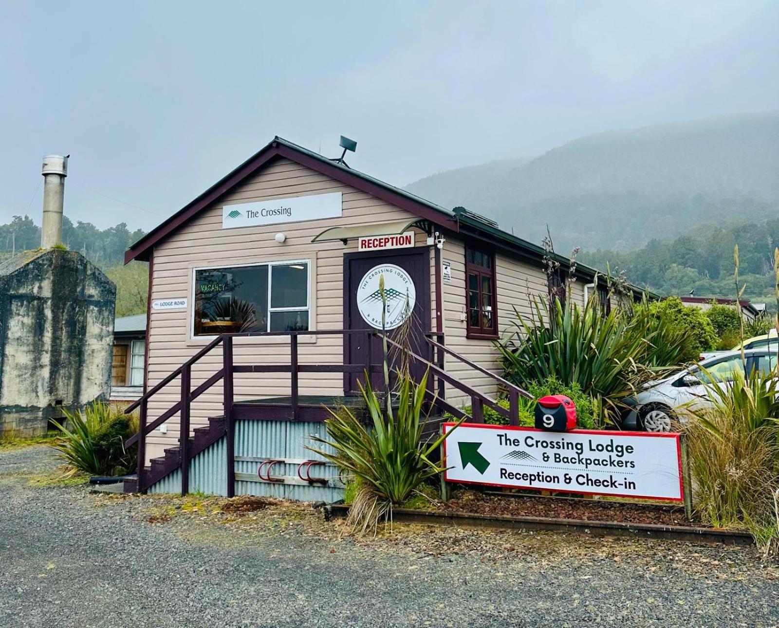 The Crossing Lodge & Backpackers Erua Exterior foto